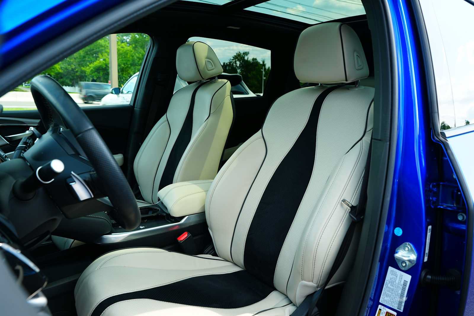 Certified 2025 Acura RDX w/ Advance Package AWD/4WD image 17