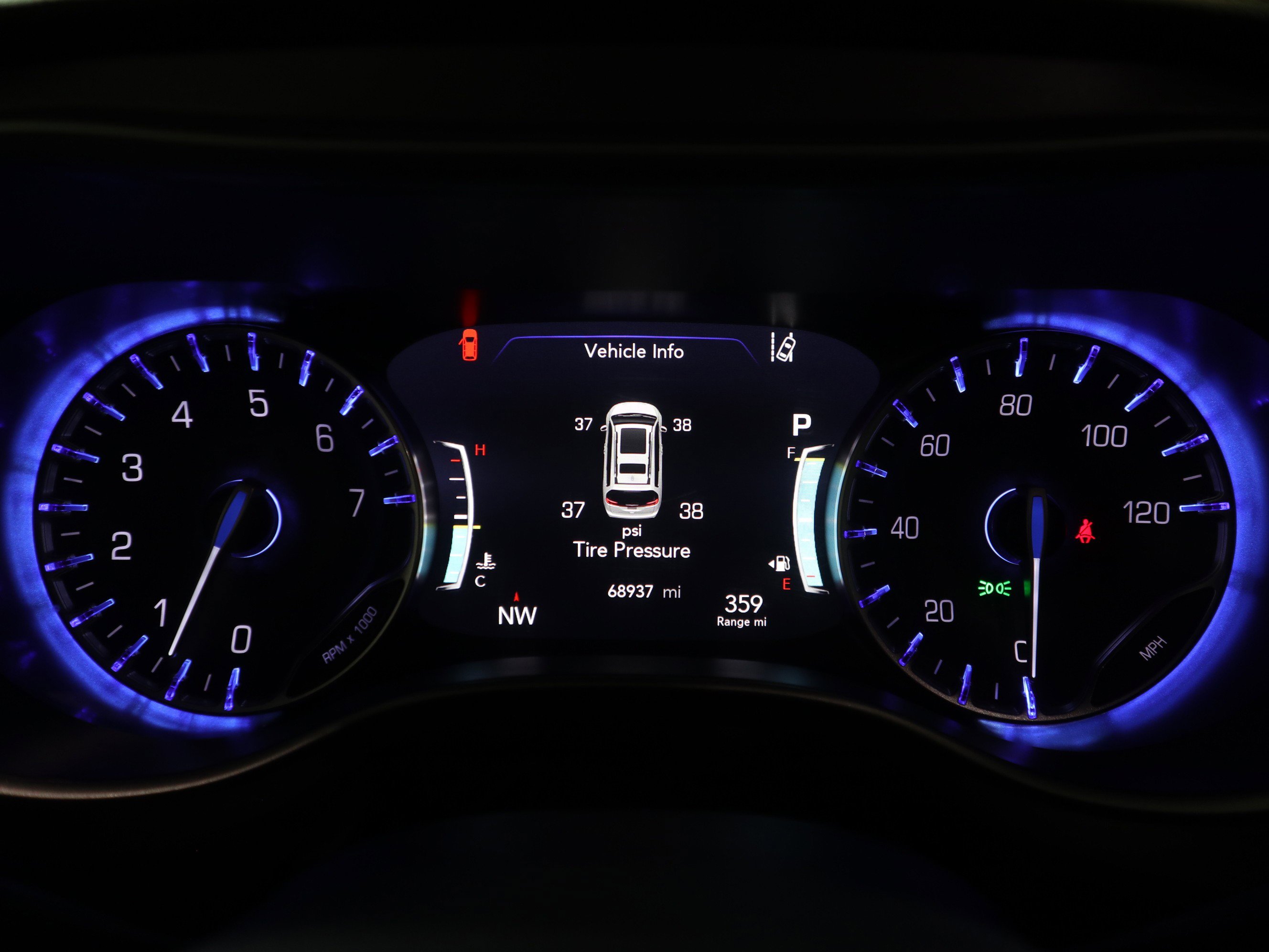 Used 2023 Chrysler Pacifica Touring-L image 18