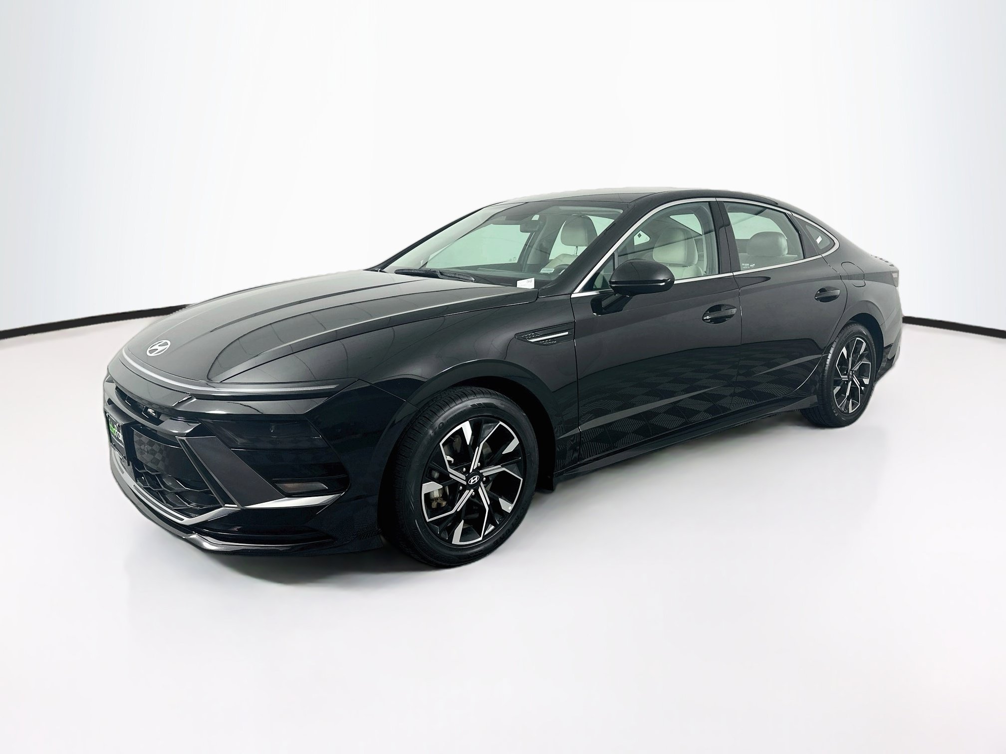 Used 2025 Hyundai Sonata SEL FWD image 3