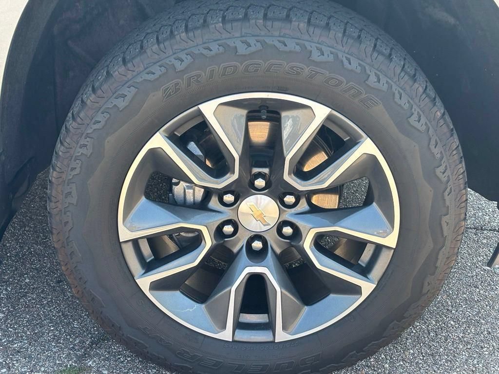 Used 2024 Chevrolet Silverado 1500 LT AWD/4WD image 26
