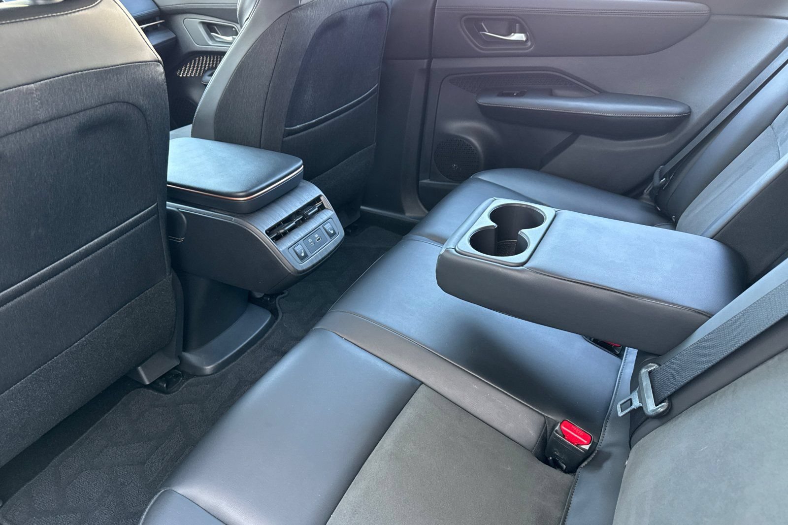 Certified 2023 Nissan Ariya AWD image 13