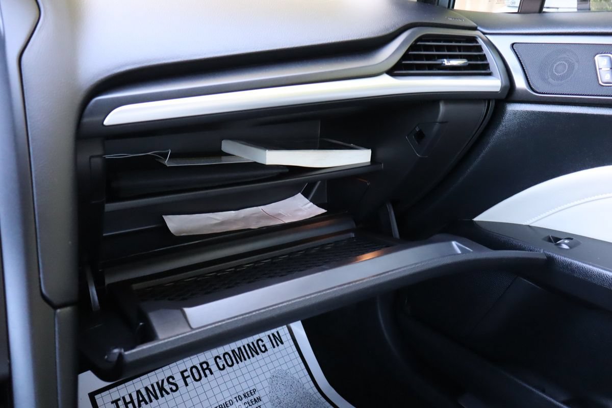 Used 2017 Ford Fusion Energi Titanium FWD image 39