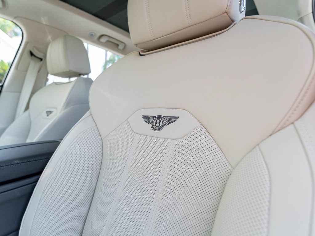 New 2026 Bentley Bentayga AWD/4WD image 15