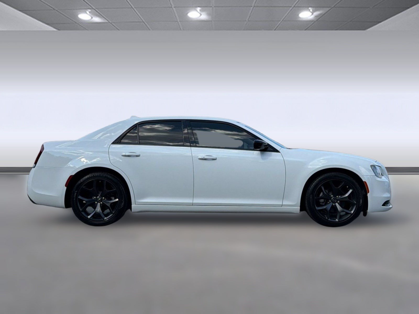 Used 2023 Chrysler 300 Touring w/ Sport Appearance Package RWD image 8