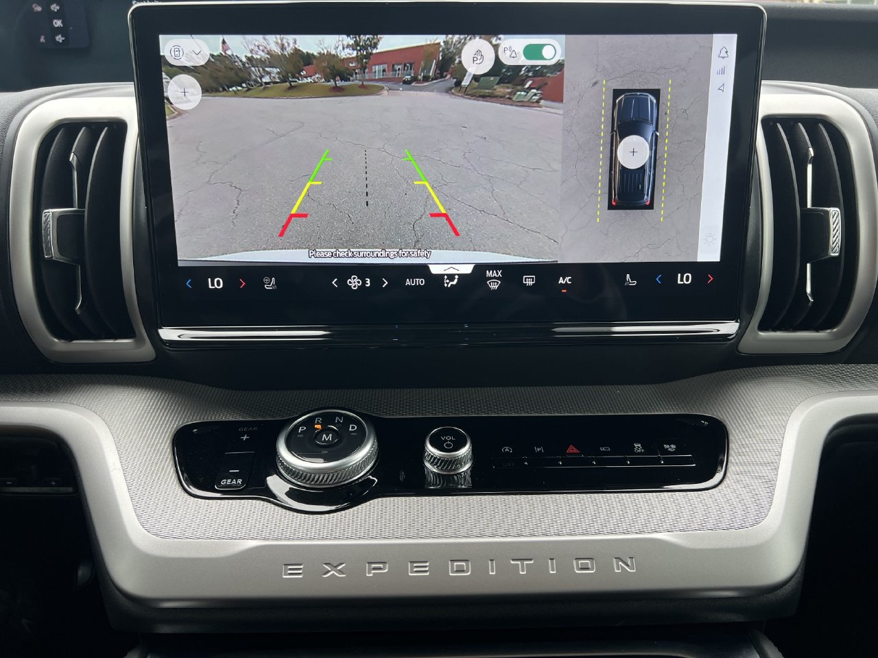 New 2026 Ford Expedition Active RWD image 5