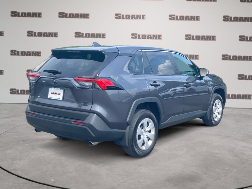 Used 2023 Toyota RAV4 LE AWD/4WD image 5
