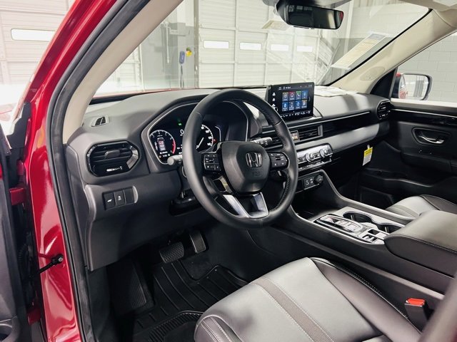New 2025 Honda Pilot Touring image 24