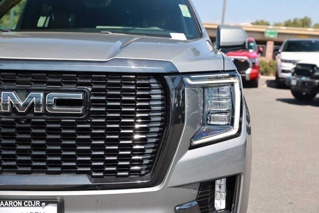 Used 2023 GMC Yukon Denali Ultimate AWD/4WD image 5