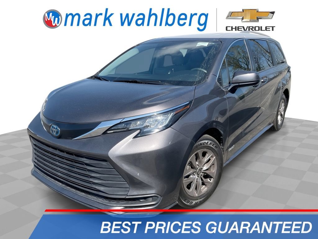 Used 2021 Toyota Sienna LE w/ LE Plus Package