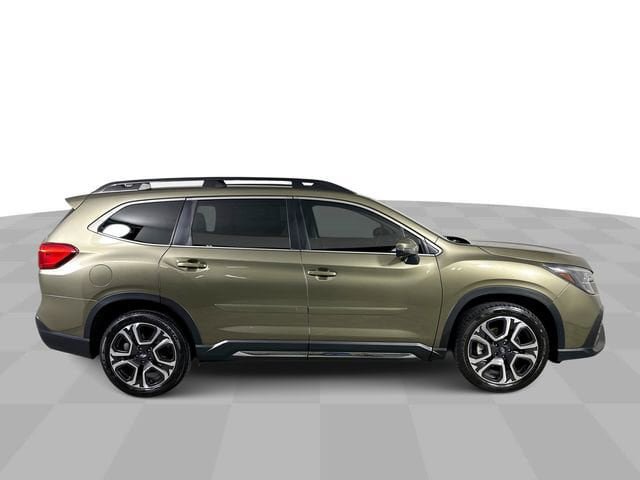 Used 2023 Subaru Ascent Limited AWD/4WD image 9