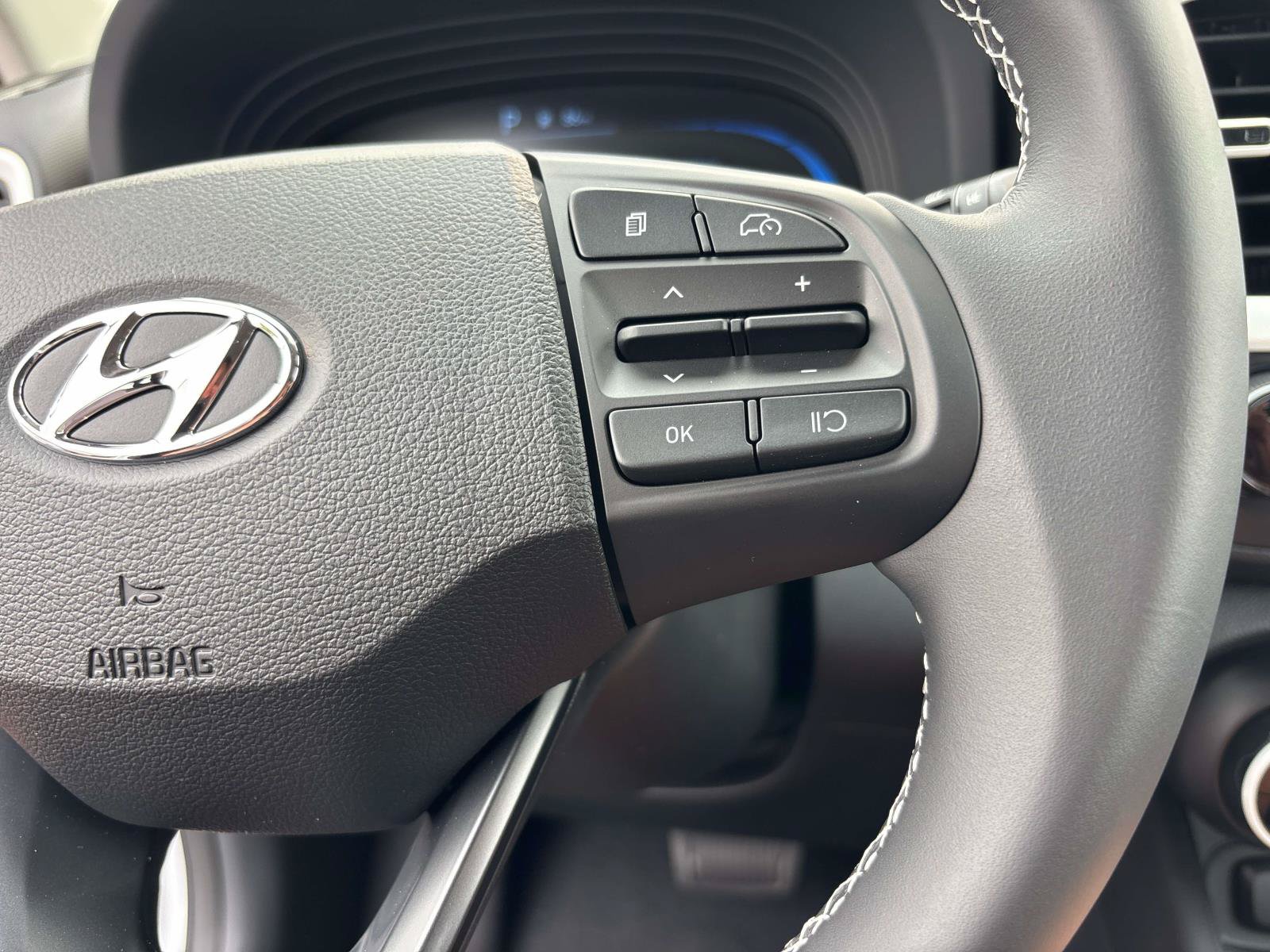 Used 2026 Hyundai Venue SEL FWD image 17
