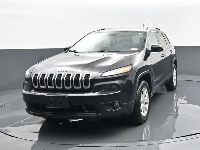 Used 2016 Jeep Cherokee Latitude w/ Cold Weather Group AWD/4WD image 22