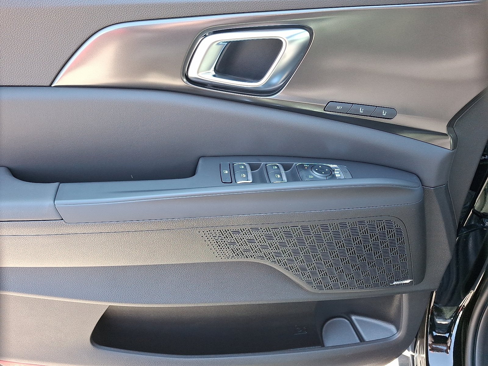 New 2025 Kia Carnival SX Prestige FWD image 8