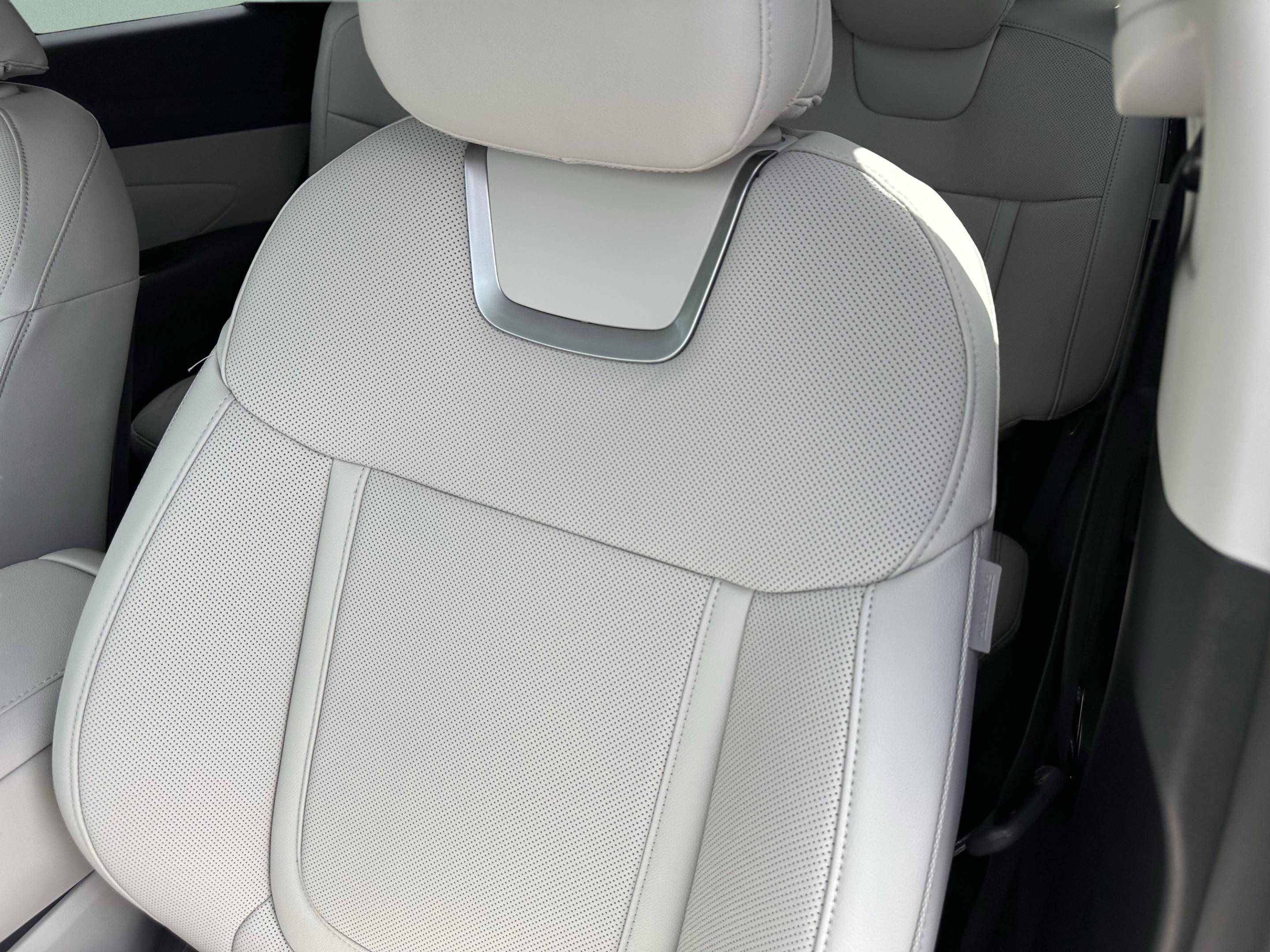 New 2026 Hyundai Tucson Limited FWD image 19