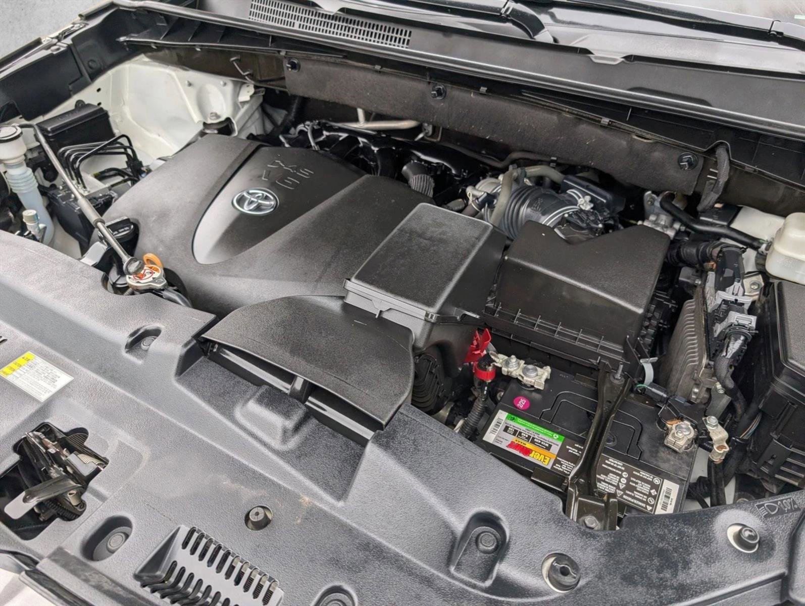 Used 2019 Toyota Highlander XLE AWD/4WD image 21