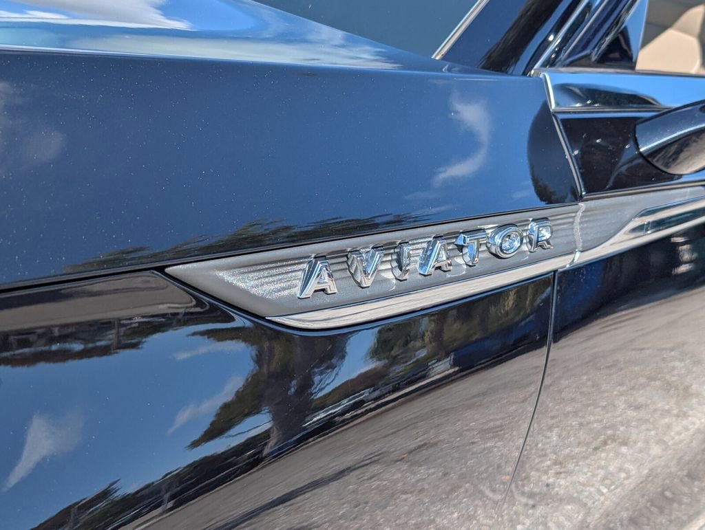 Used 2024 Lincoln Aviator Reserve w/ Equipment Group 201A image 10