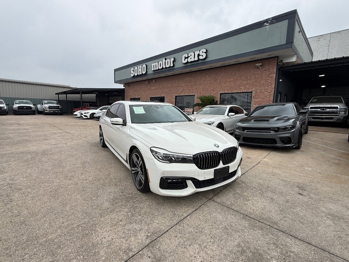 Used 2016 BMW 740i RWD image 2