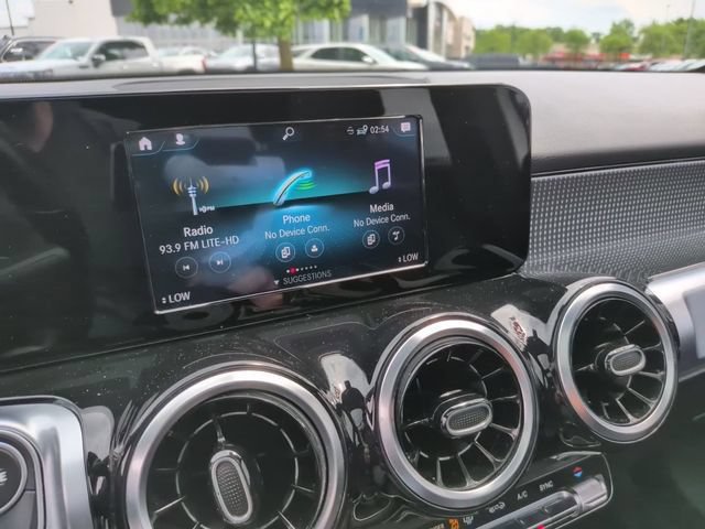Used 2023 Mercedes-Benz GLB 250 4MATIC image 22