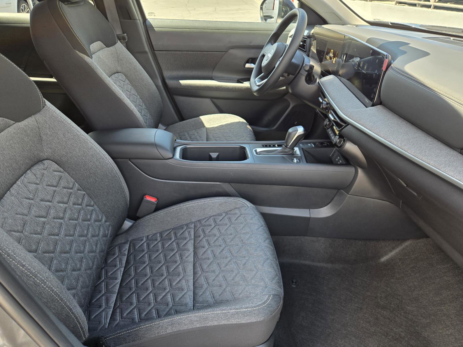 Used 2026 Nissan Kicks SV FWD image 31