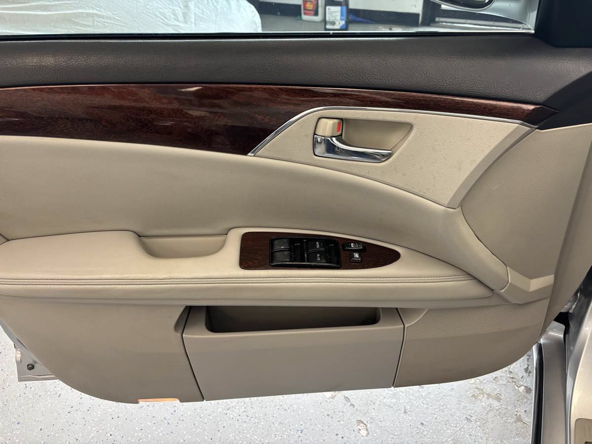 Used 2009 Toyota Avalon XLS FWD image 22