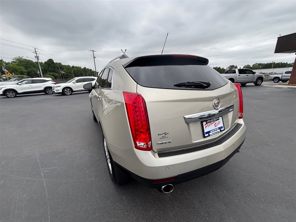 Used 2015 Cadillac SRX Luxury w/ Driver Awareness Package FWD image 5