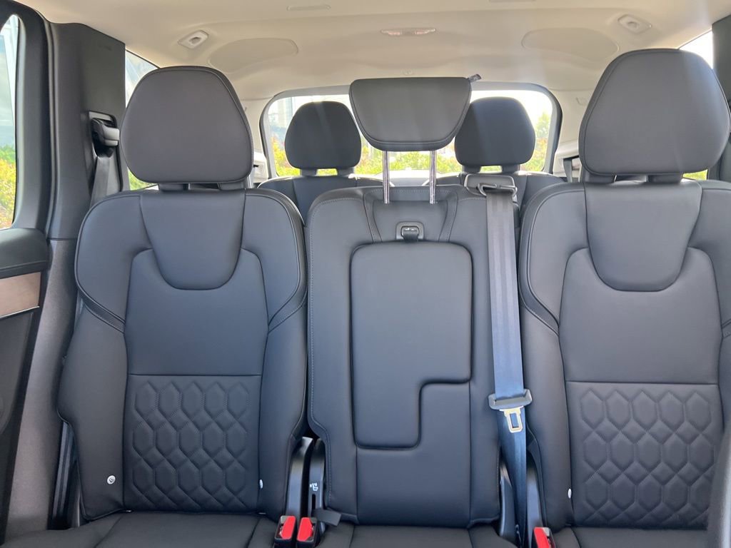 New 2026 Volvo XC90 B6 Plus w/ Protection Package Premier image 27