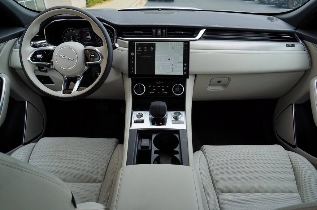 Used 2025 Jaguar F-PACE R-Dynamic S AWD/4WD image 10