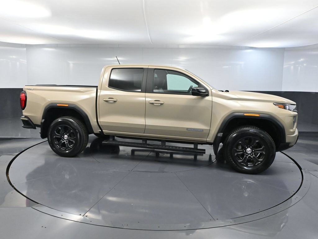 Used 2023 GMC Canyon Elevation w/ Elevation Premium Package AWD/4WD image 3