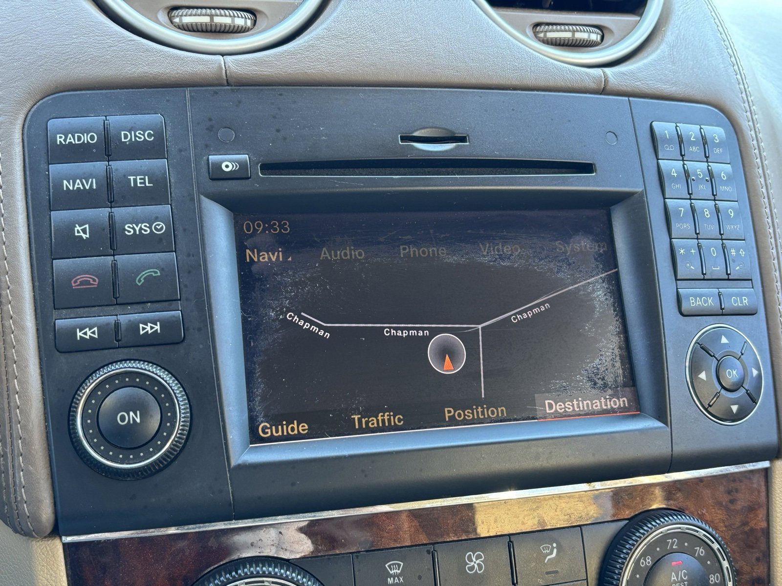 Used 2011 Mercedes-Benz GL 550 4MATIC image 4