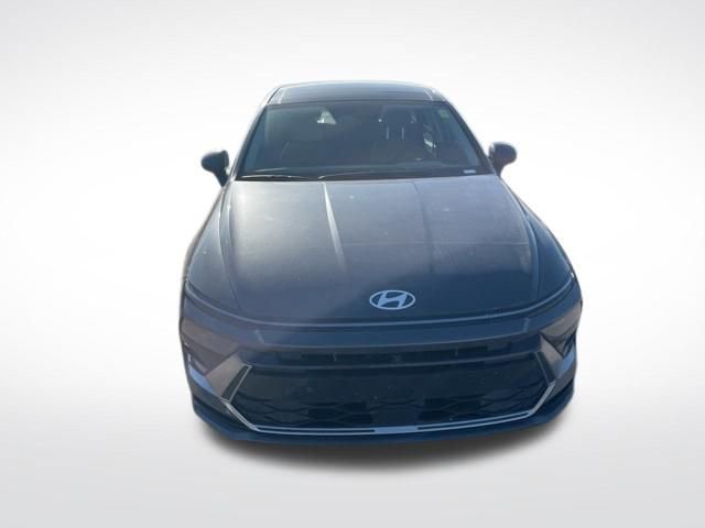 Used 2025 Hyundai Sonata Limited image 3