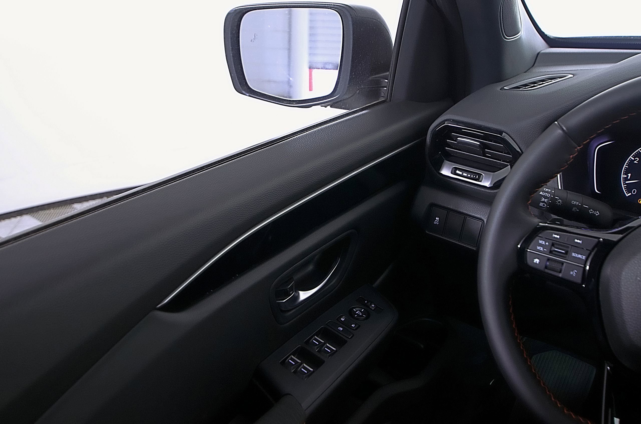 Used 2025 Honda Pilot Sport image 20