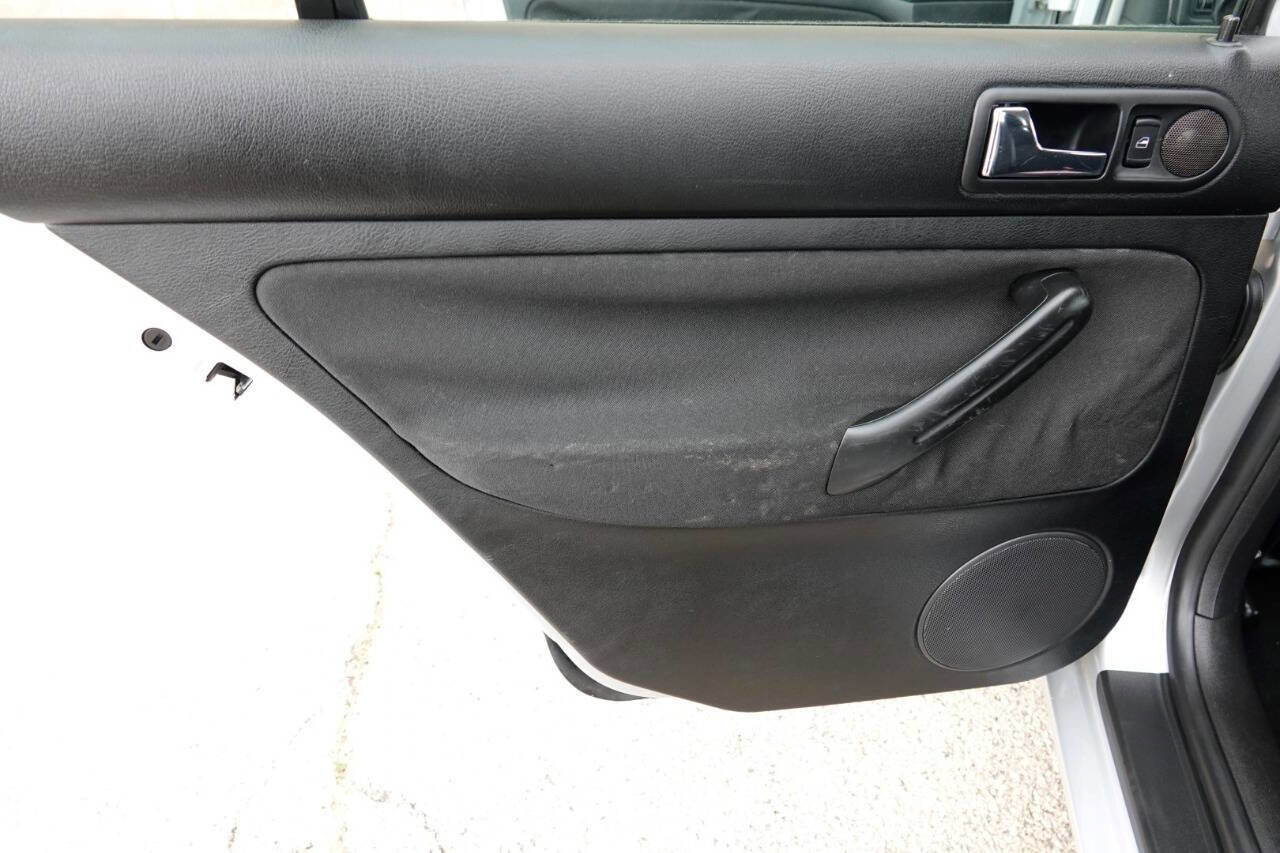 Used 2005 Volkswagen Golf GL image 46