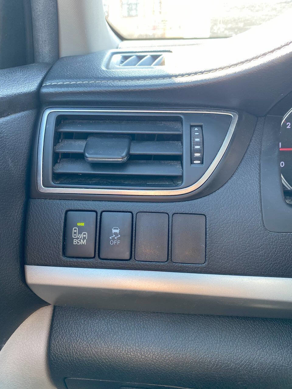 Used 2015 Toyota Camry XSE image 19