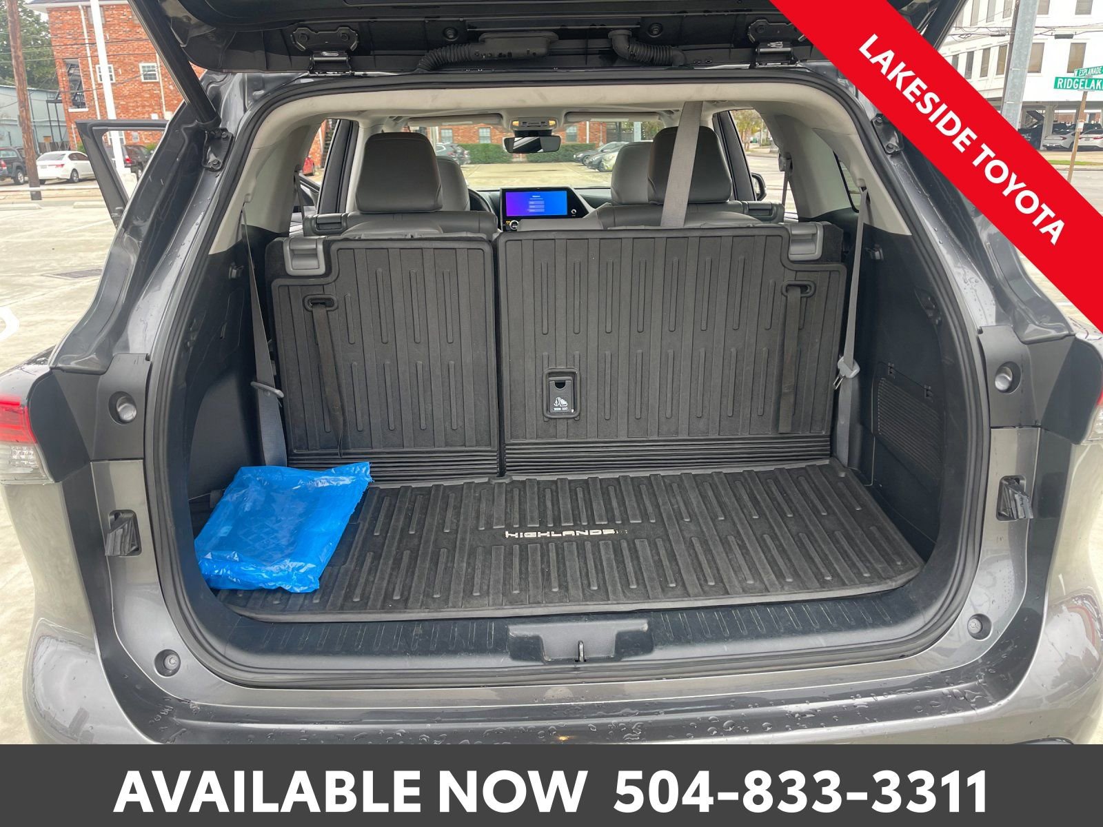 Used 2023 Toyota Highlander XLE image 19