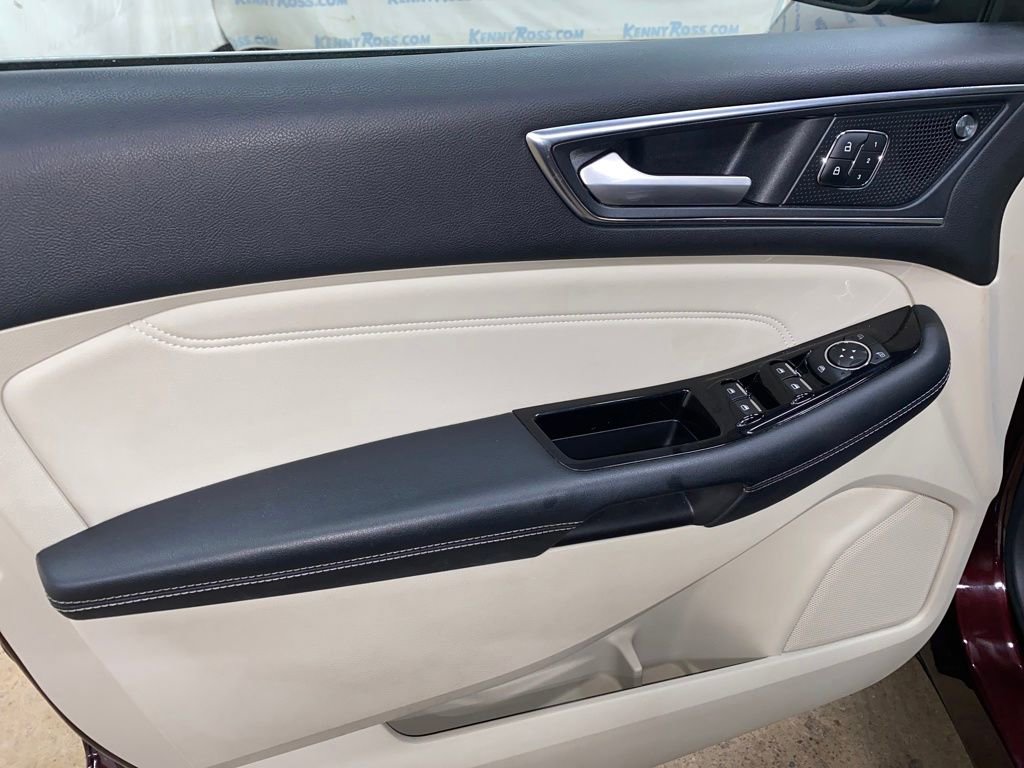 Used 2020 Ford Edge Titanium image 10