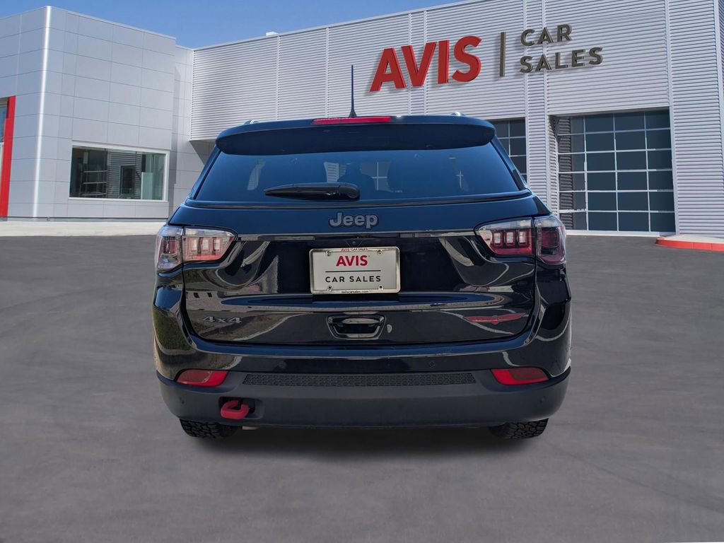 Used 2025 Jeep Compass Trailhawk image 7