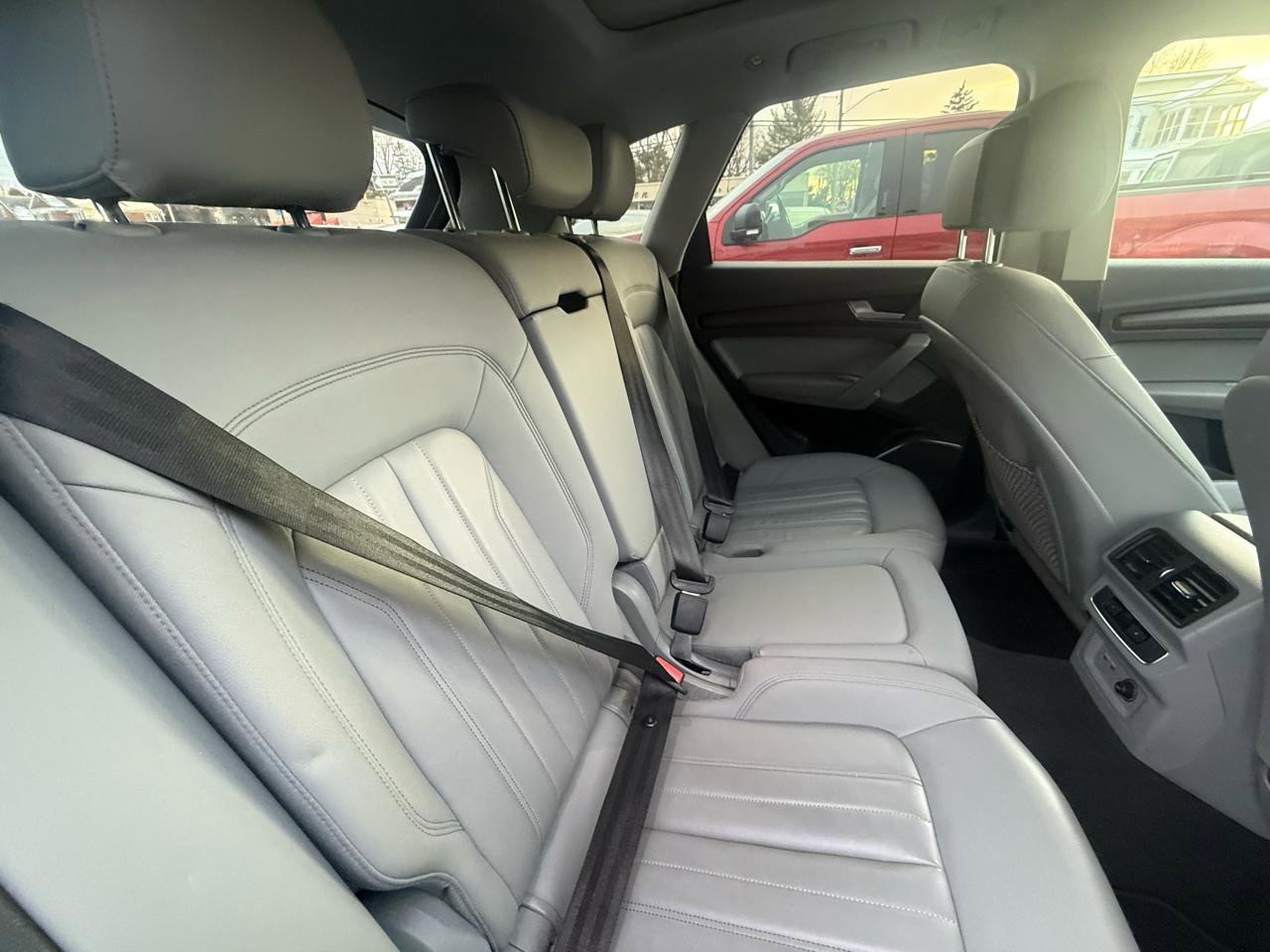 Used 2021 Audi Q5 2.0T Premium w/ Convenience Package image 18