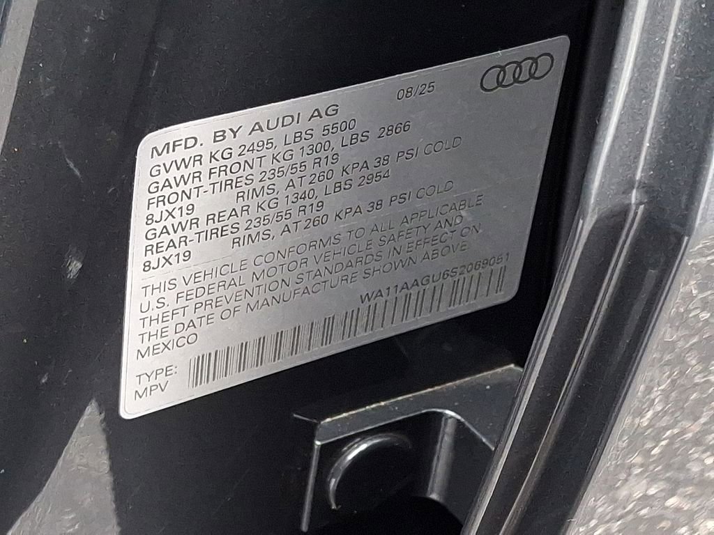 Used 2025 Audi Q5 Premium w/ Convenience Package image 26