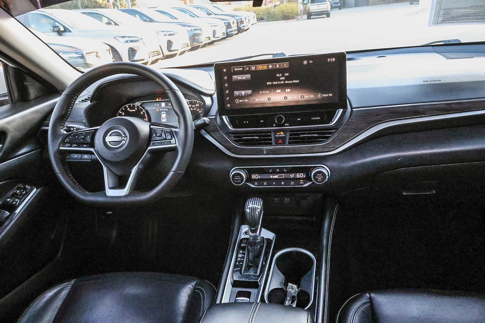 Used 2024 Nissan Altima 2.5 SL FWD image 18