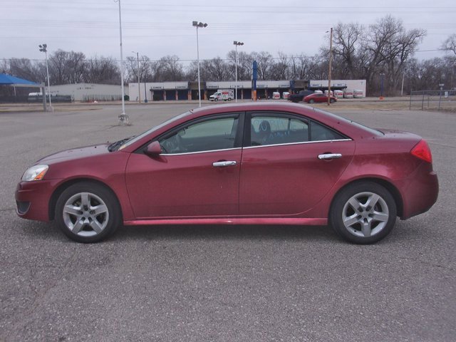 Used 2010 Pontiac G6 Sedan image 4