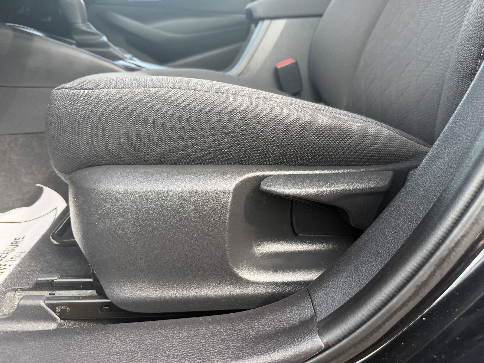 Used 2023 Toyota Corolla LE FWD image 11