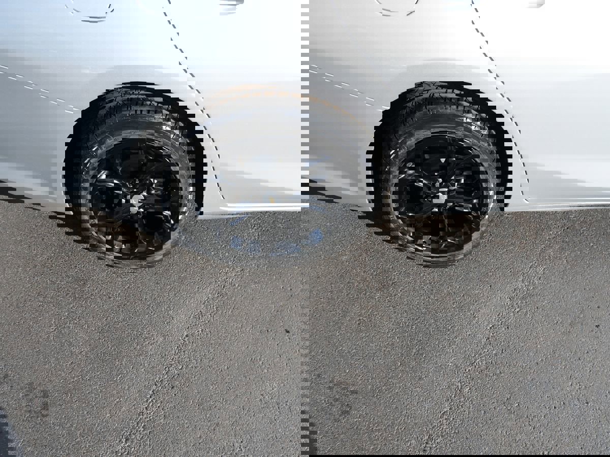 Used 2022 Chevrolet Malibu LT image 36