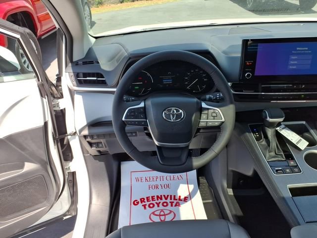 New 2026 Toyota Sienna XLE image 10