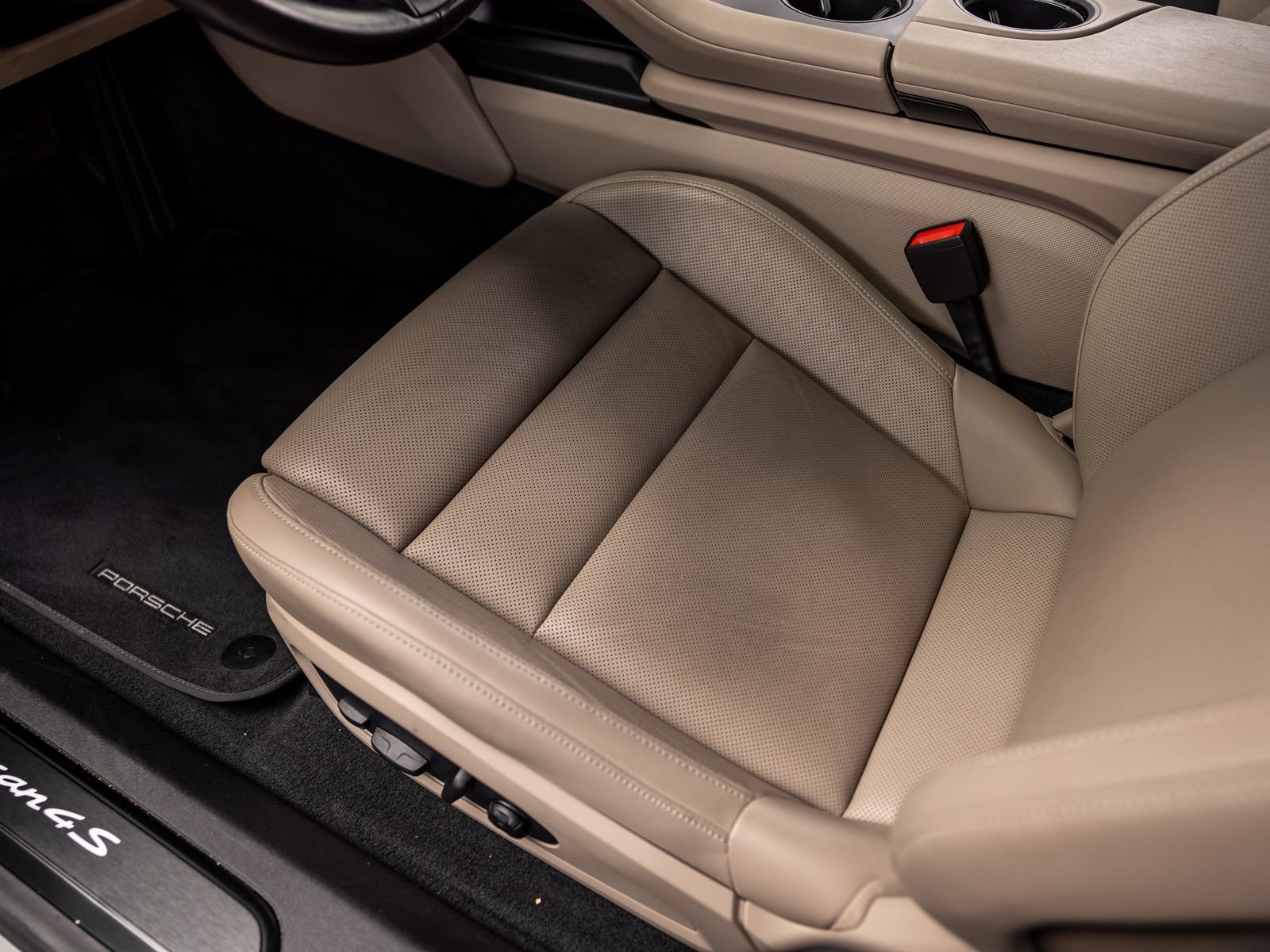Certified 2024 Porsche Taycan 4S AWD/4WD image 45