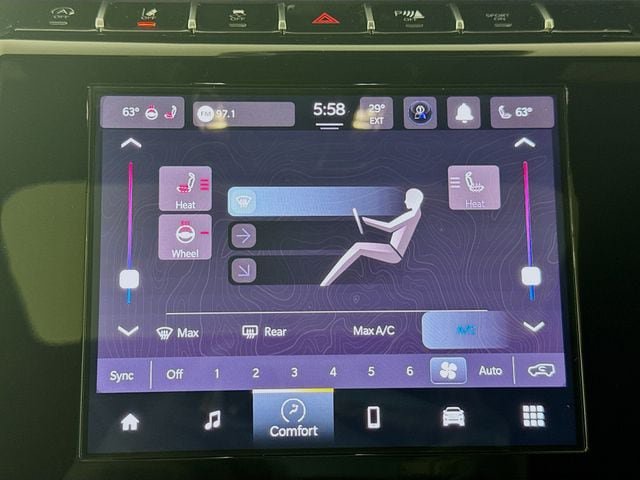 New 2025 Jeep Grand Cherokee Altitude AWD/4WD image 18