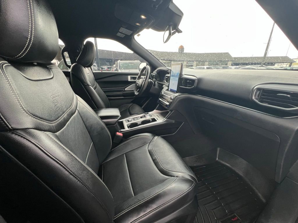 Used 2020 Ford Explorer ST w/ ST Street Pack image 31