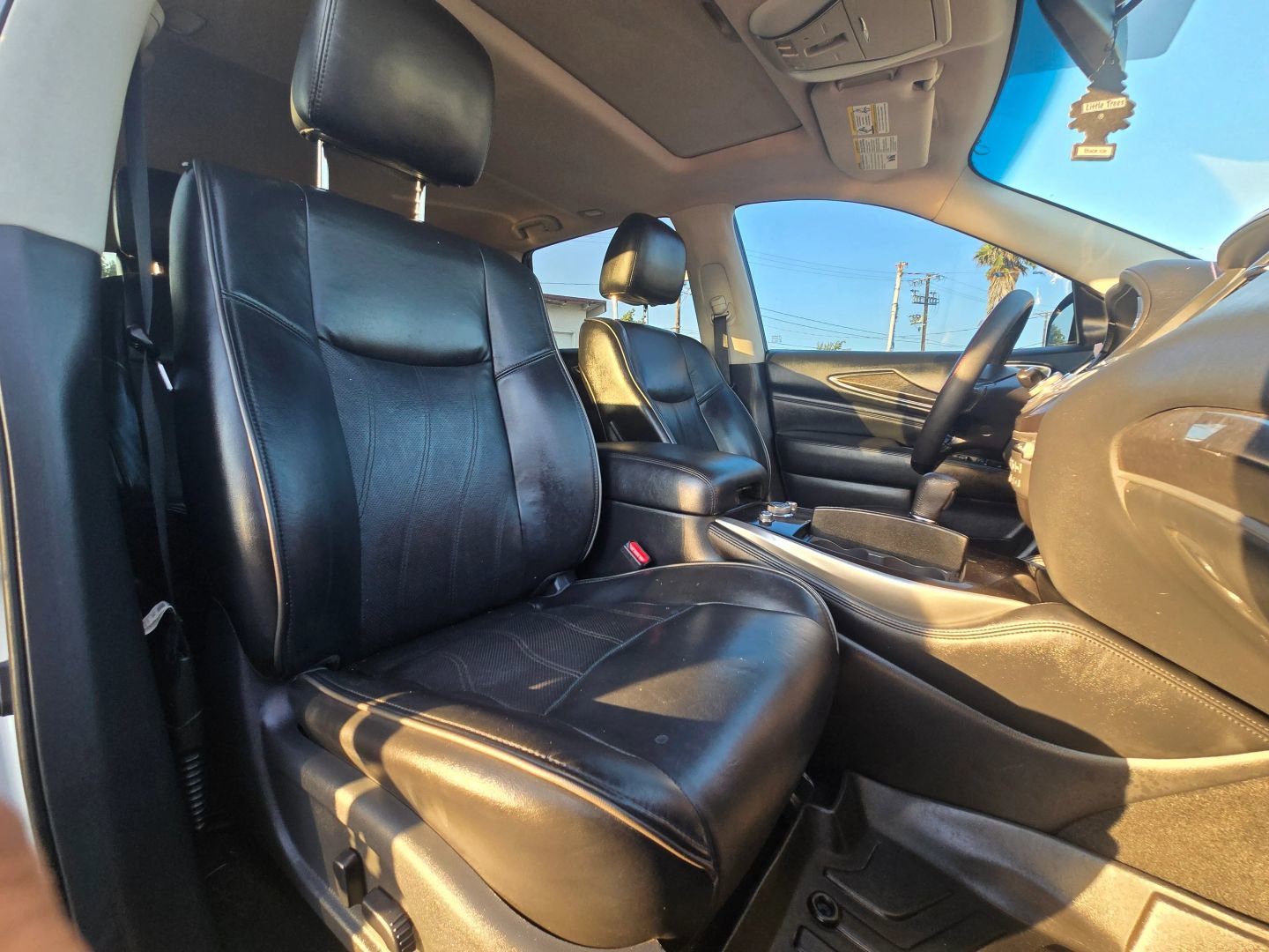 Used 2015 INFINITI QX60 image 16