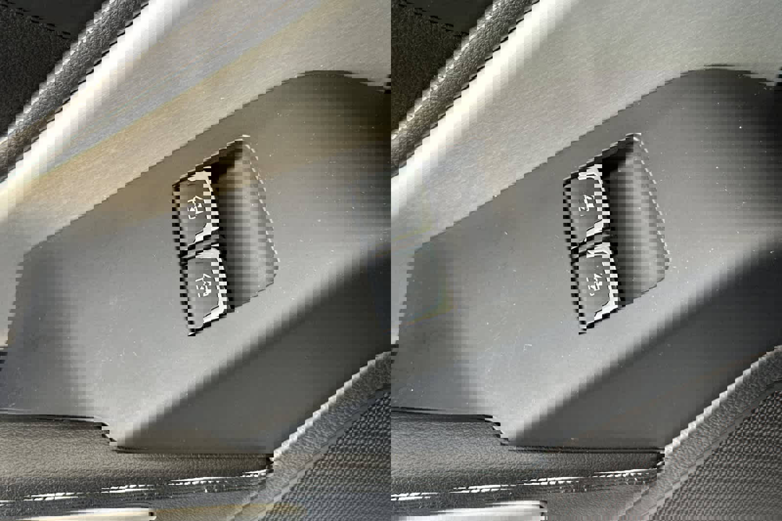 Used 2018 Chevrolet Corvette Stingray Coupe w/ 1LT image 11