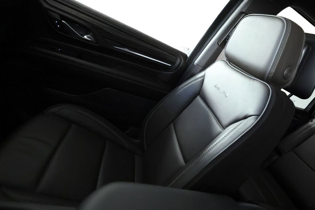 Used 2024 GMC Yukon Denali w/ Denali Reserve Package AWD/4WD image 43