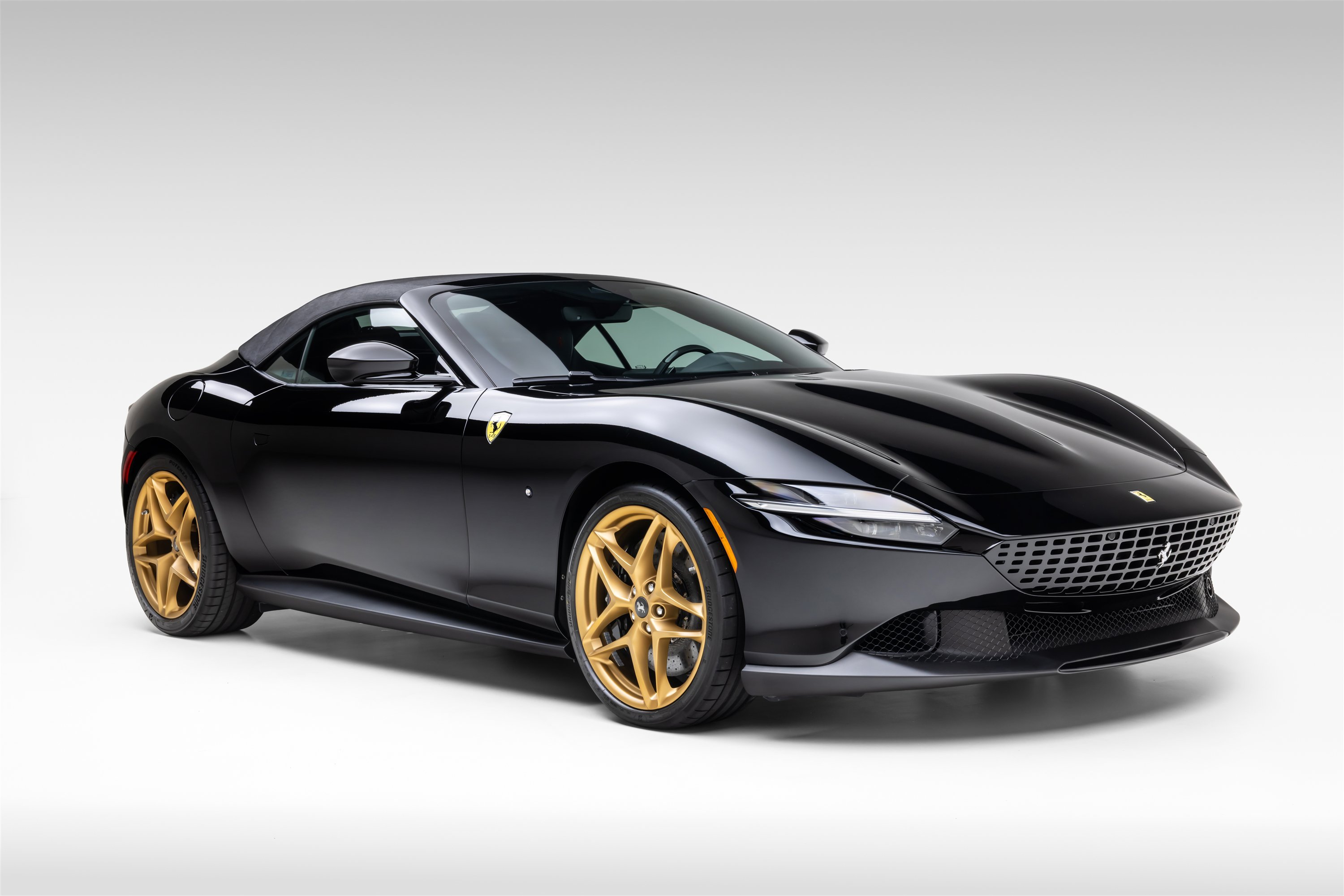 Used 2026 Ferrari Roma Spider RWD image 12